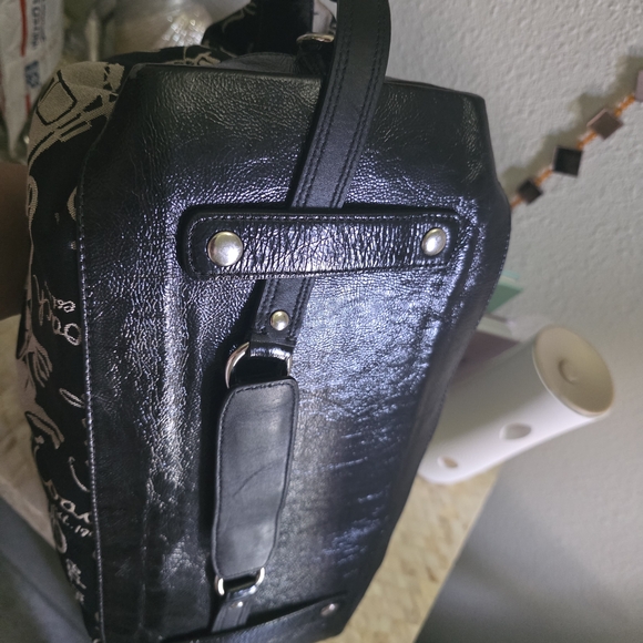 COACH F15653 ASHLEY CARRIAGE Black and White Leather Satchel Bag - Picture 2 of 5